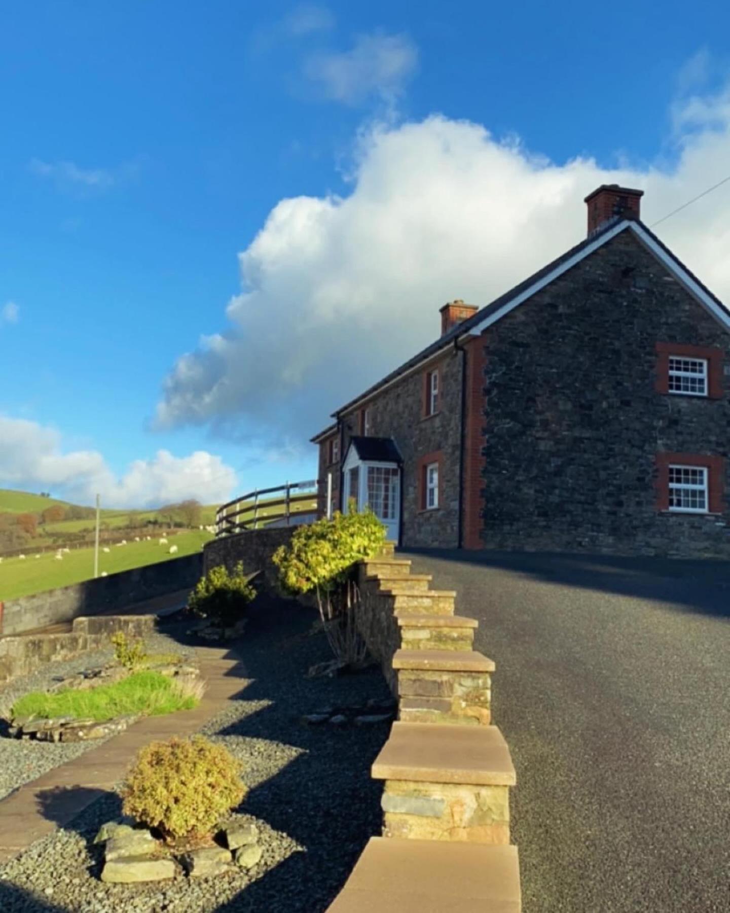 Sunnyside Hottub Brecon Beacons Sleeps 8 Villa Lower Chapel Exterior photo